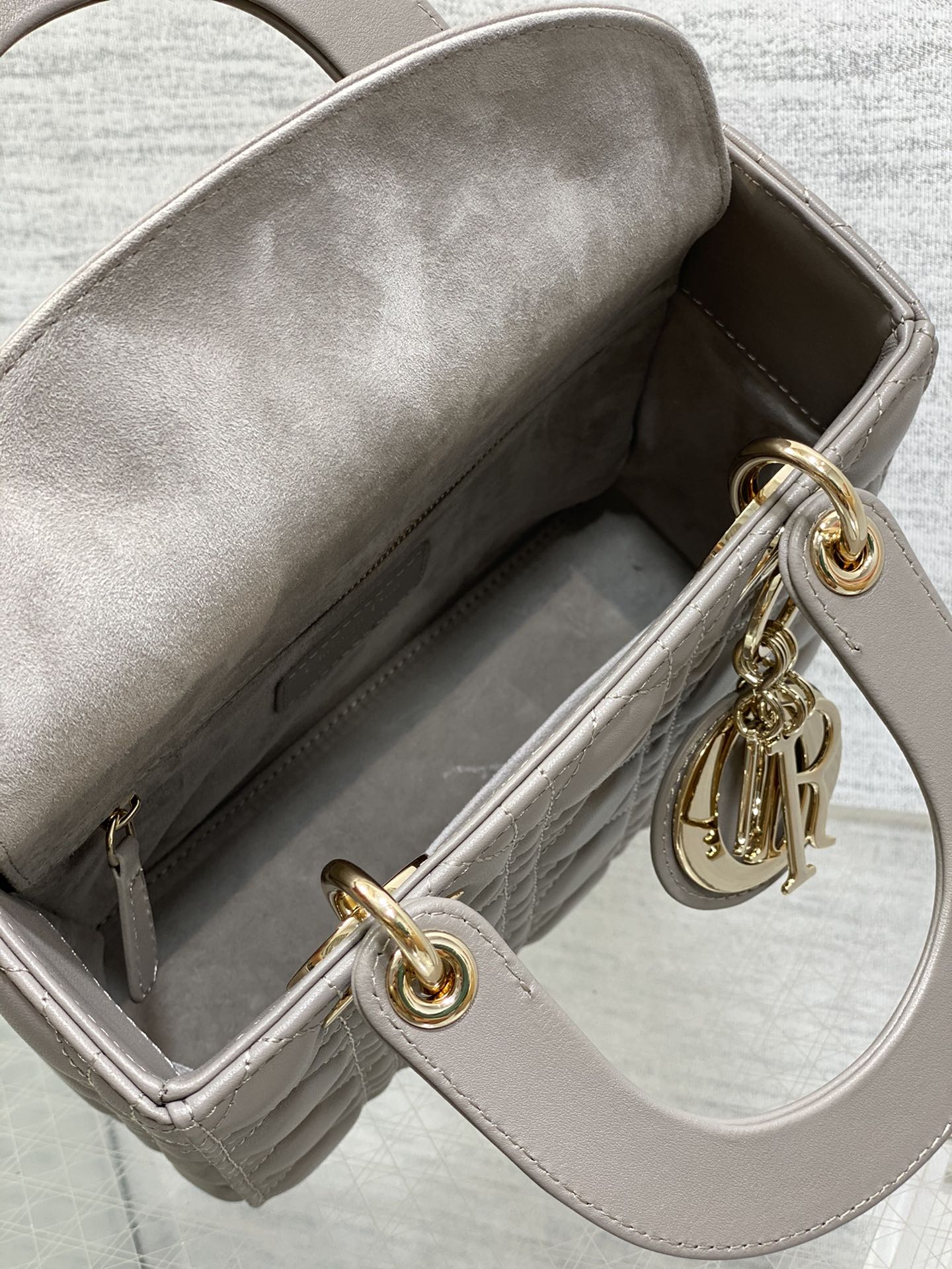 lady D*or bag-gold hardware-20*16.5*8cm