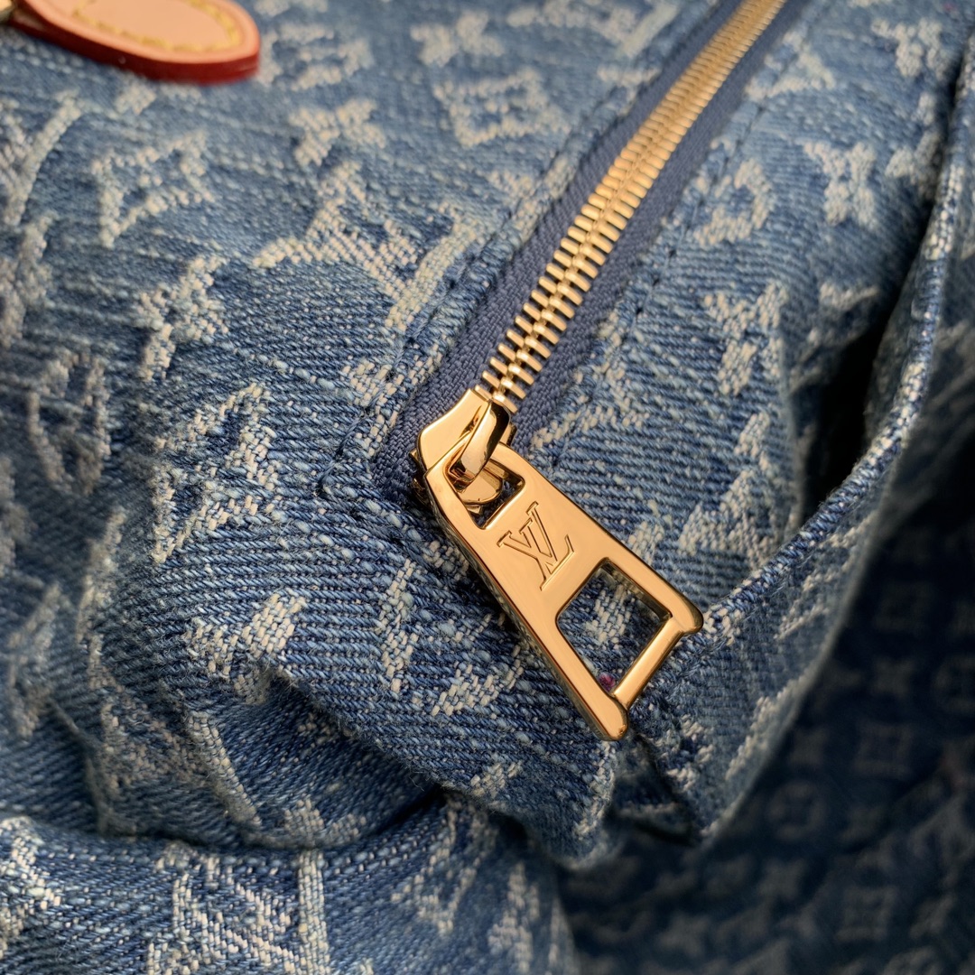 l**is V*t*n onthego handbag-35*27*14cm