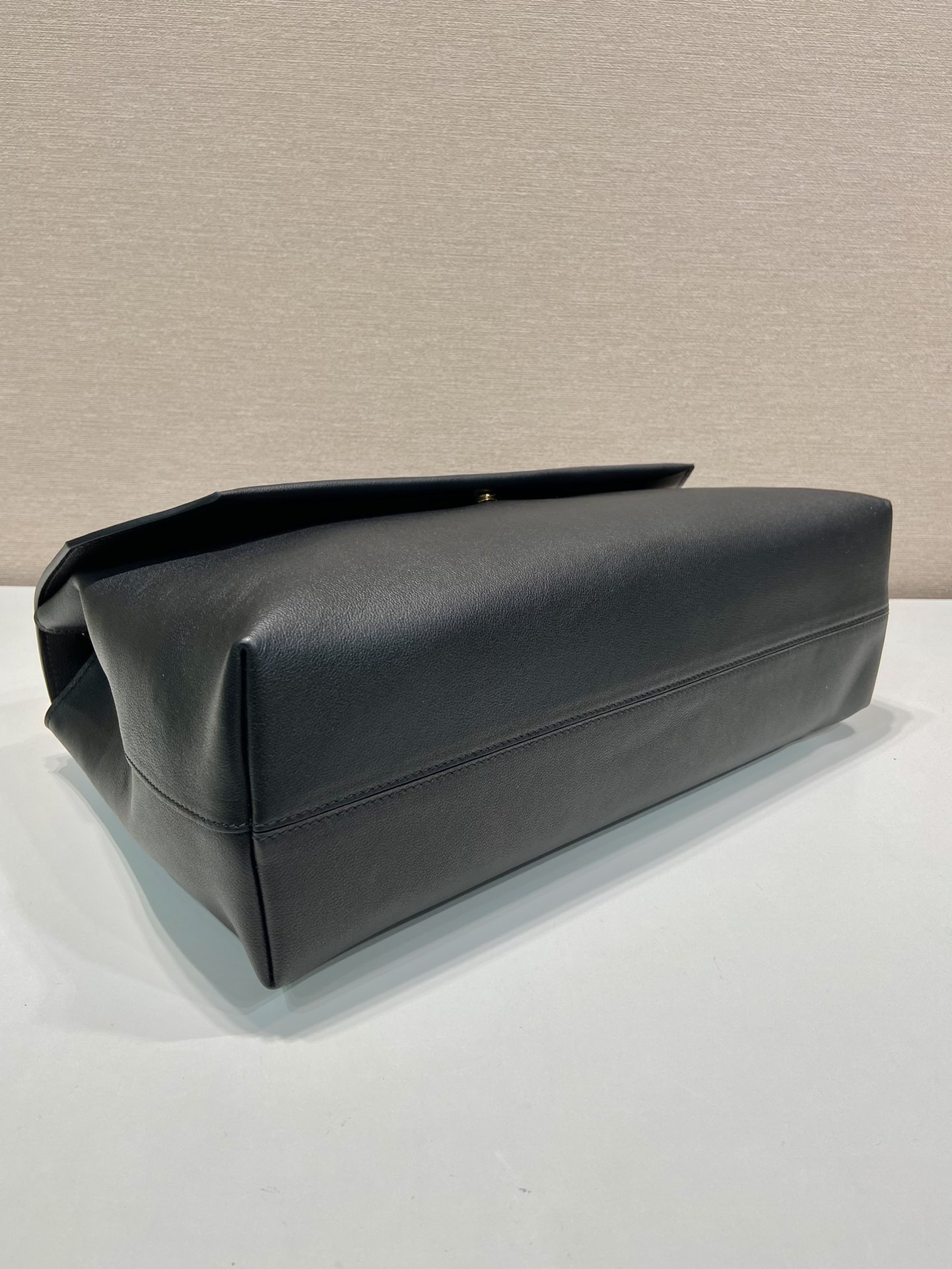 Pra*a1bd068 flap bag-38*23*12cm