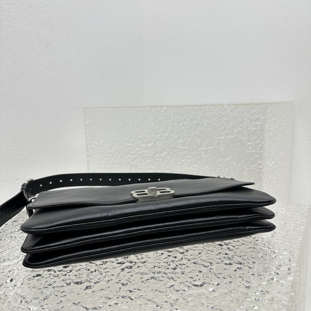 Ba*len*cia*ga bb soft bag-24*36*4cm