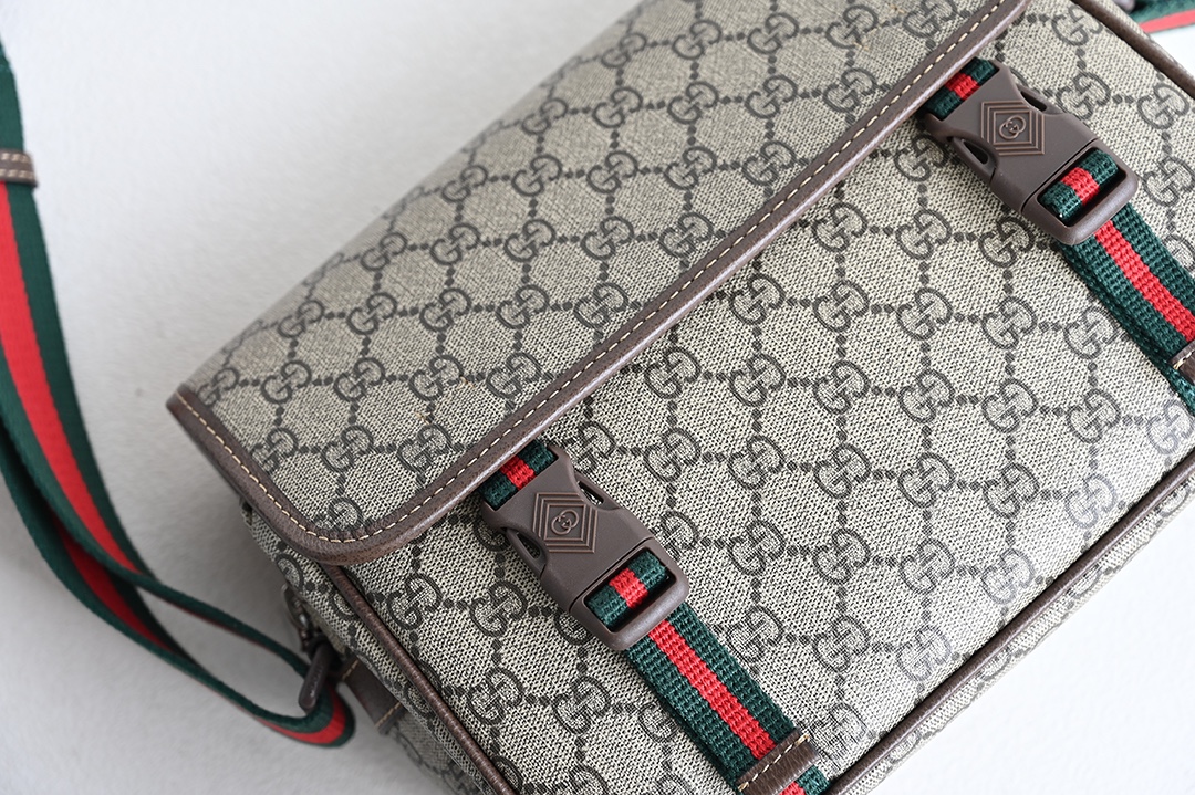 g*u*i gg S*p*e message bag-27*20*10cm