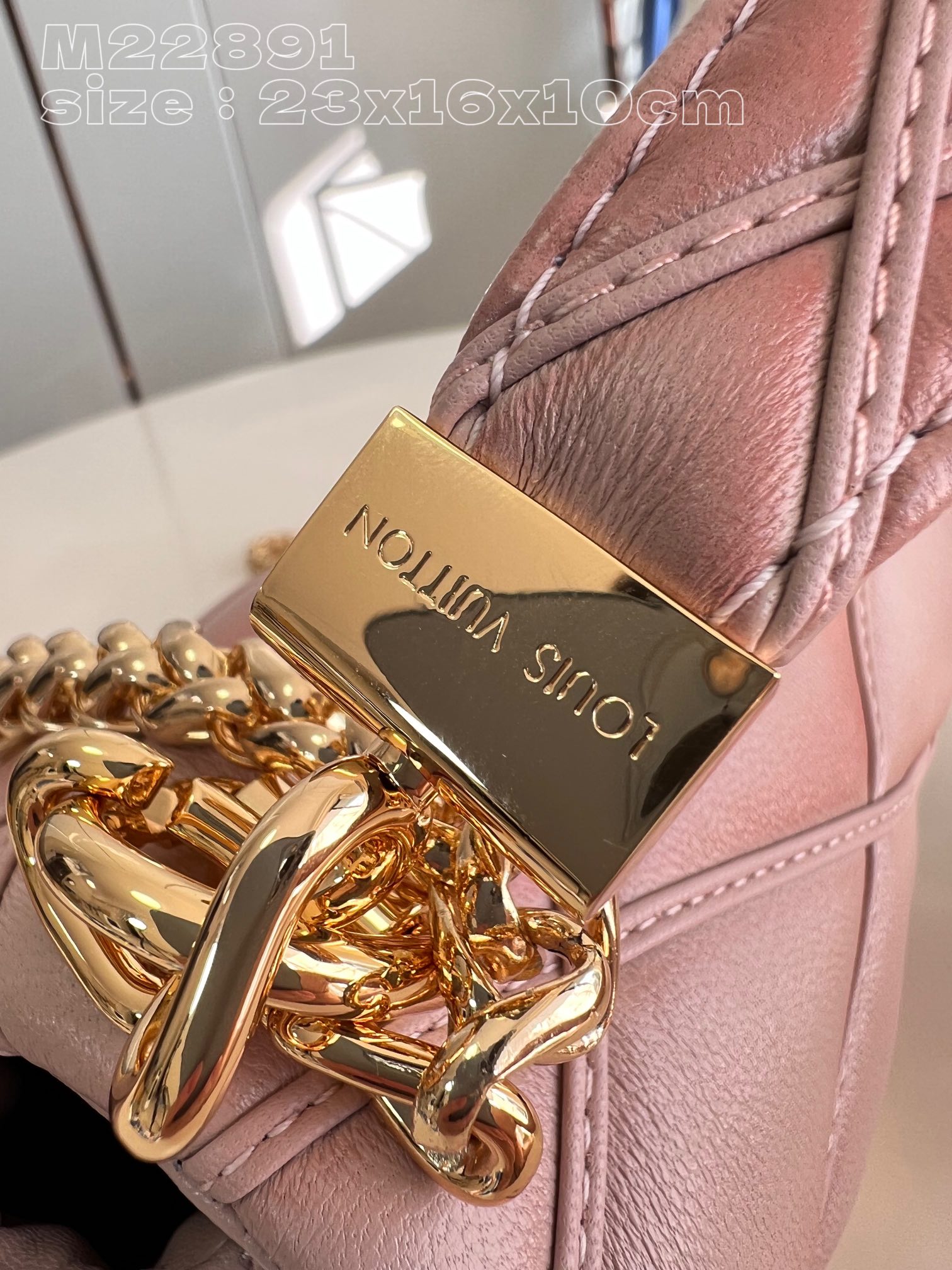 l**is V*t*n go-14 bag-m22891-23.0 x 16.0 x 10cm