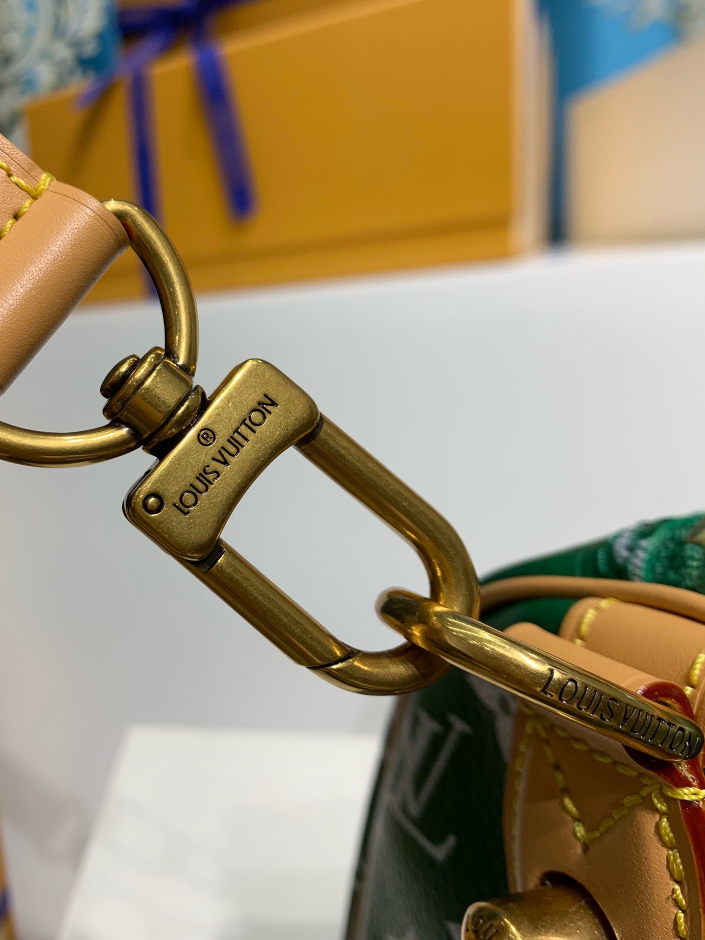 l**is V*t*n speedy bandoulière 25-25x 19 x 15cm