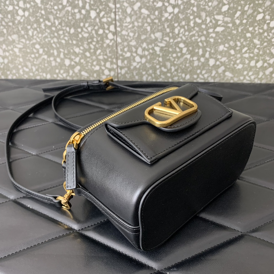 Valentino Alentino Garavani Box Bag-16.5*10*7.5CM