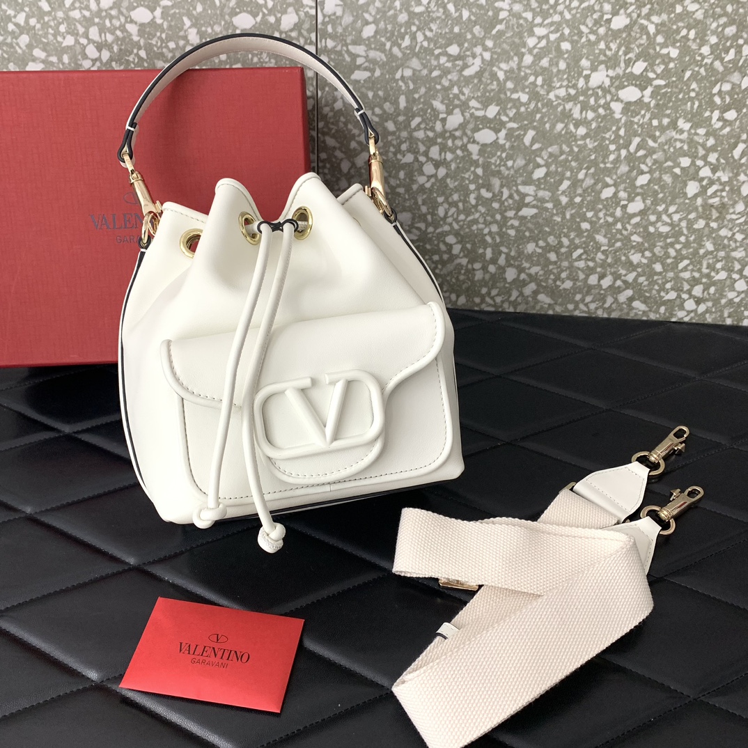 Valentino Alentino Garavani Loco Bag-16*19*11CM