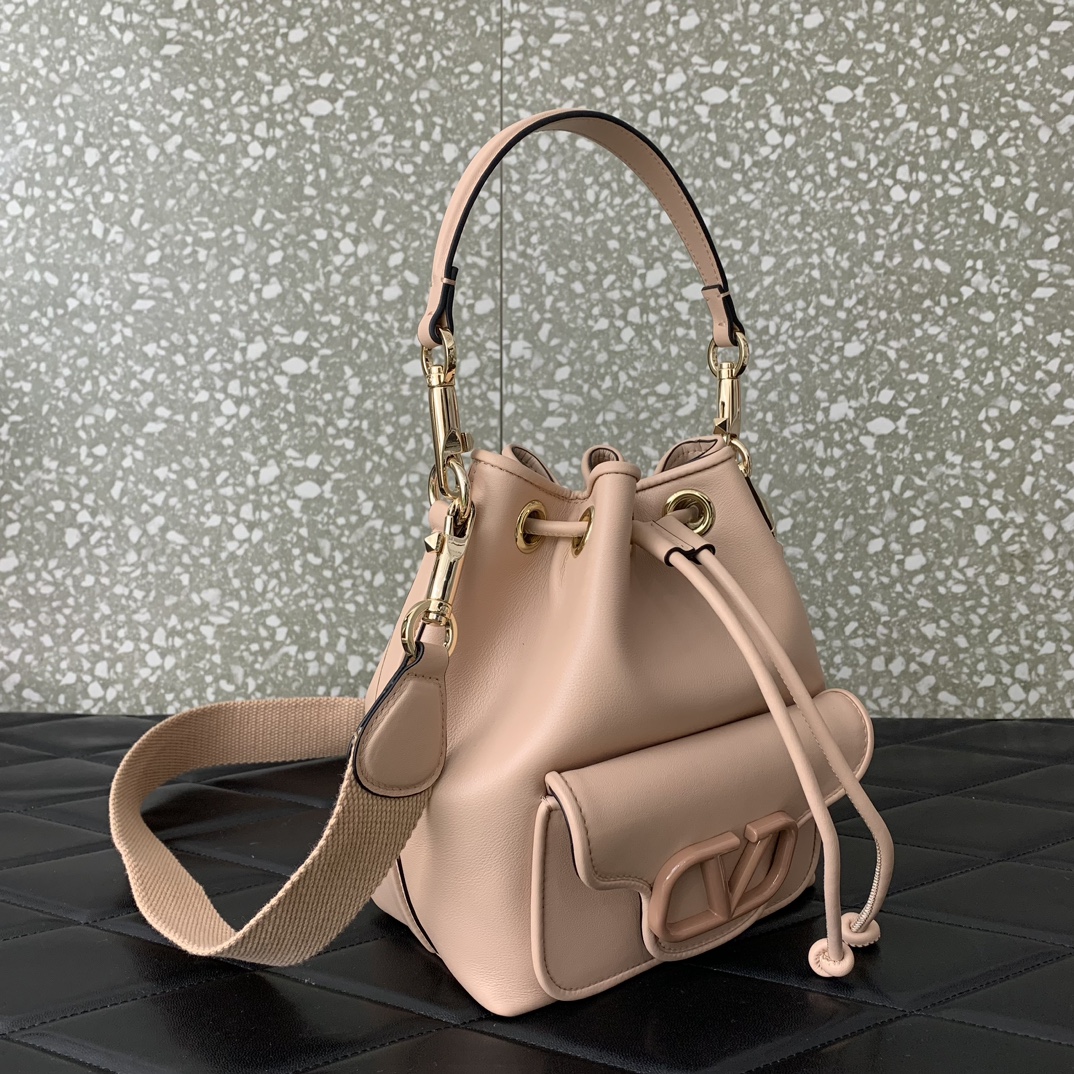 Valentino Alentino Garavani Loco Bag-16*19*11CM