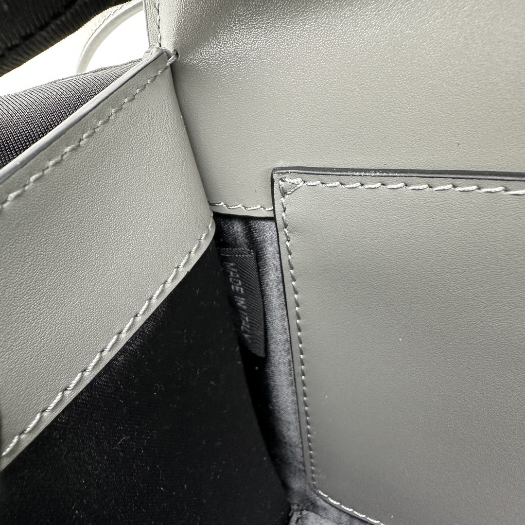 MiuMiu Box Bag-20*13.5*5.5CM