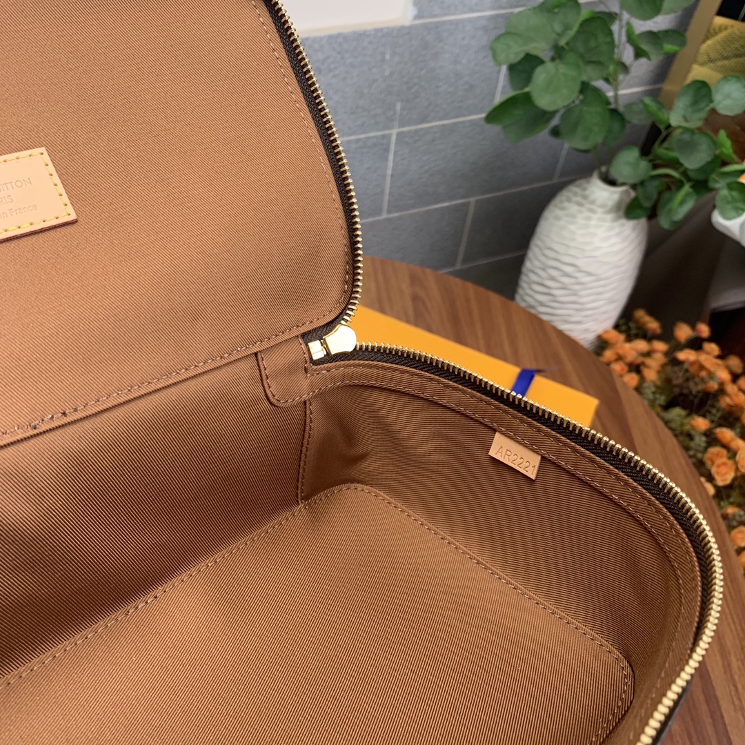 l**is V*t*n packing cube-22.4×8.5×14cm