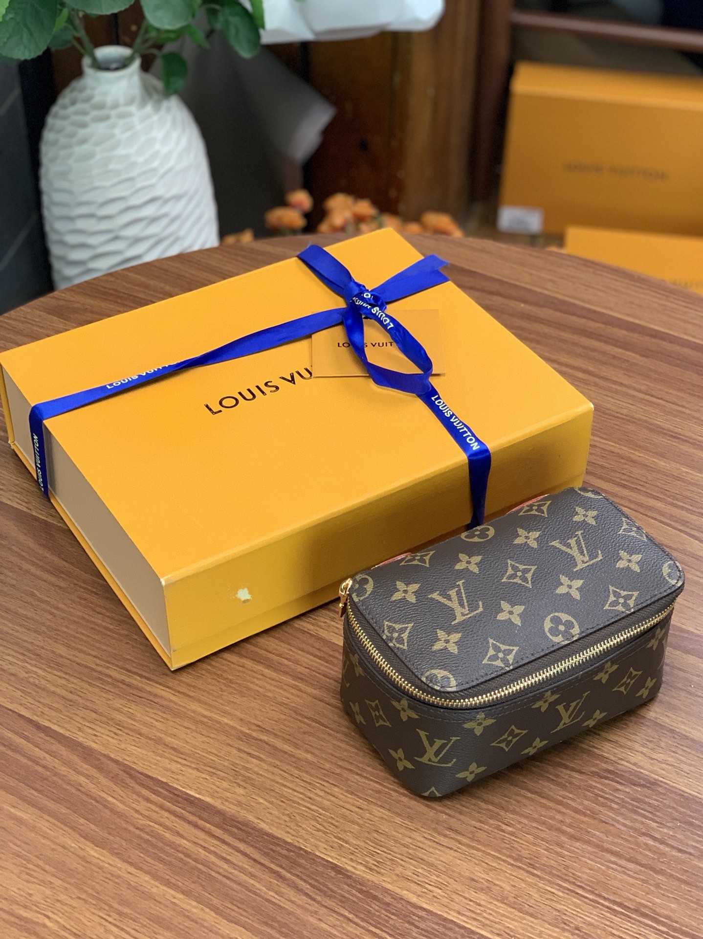 l**is V*t*n packing cube-22.4×8.5×14cm