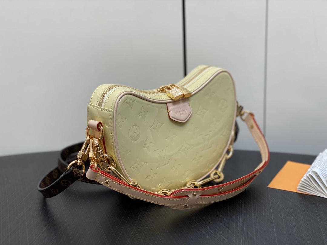 l**is V*t*n croissant m24021-21 x 13 x 7cm