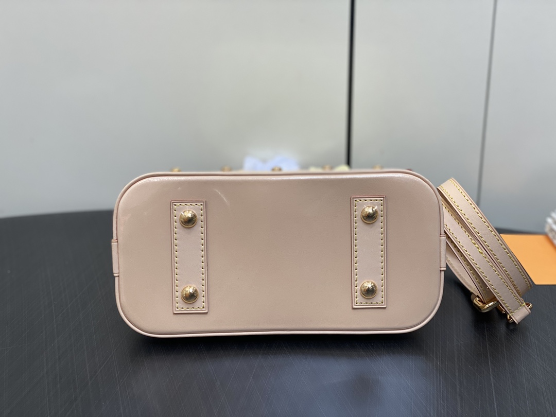 l**is V*t*n alma bb m24062-23.5 x 17.5 x 11.5cm