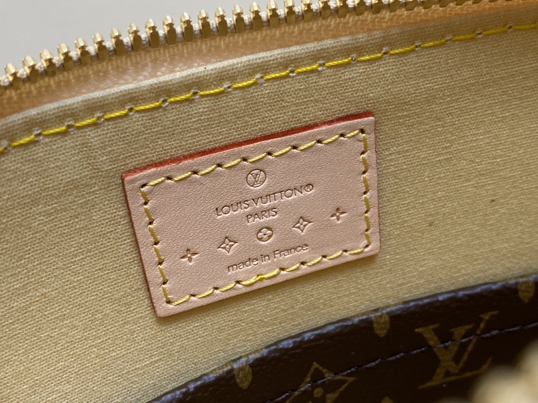 l**is V*t*n alma bb m24062-23.5 x 17.5 x 11.5cm