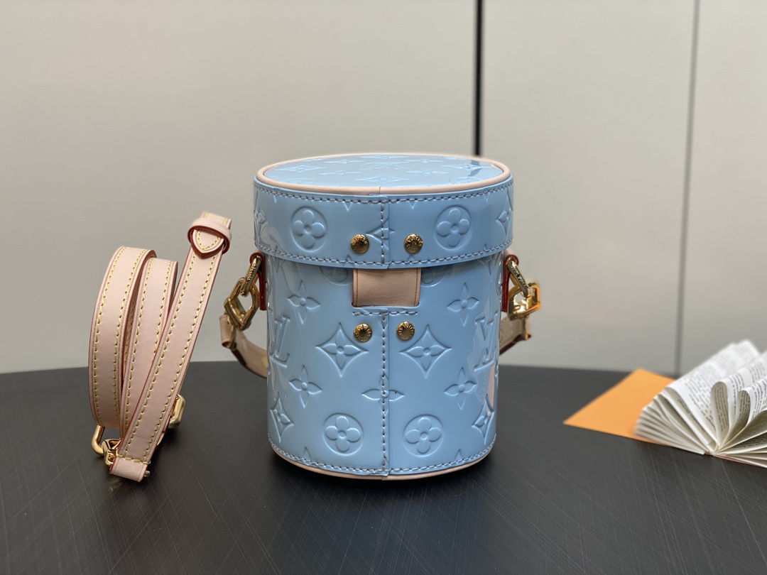 l**is V*t*n astor bag m24099-12 x 14.2 x 12cm