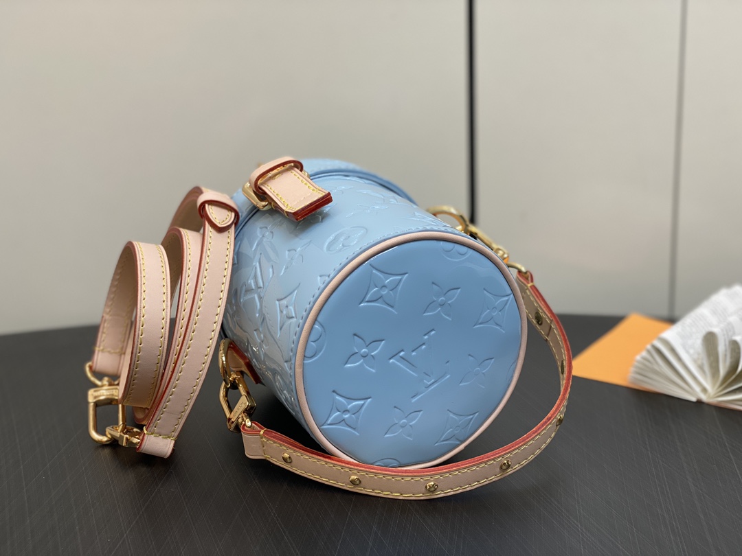 l**is V*t*n astor bag m24099-12 x 14.2 x 12cm