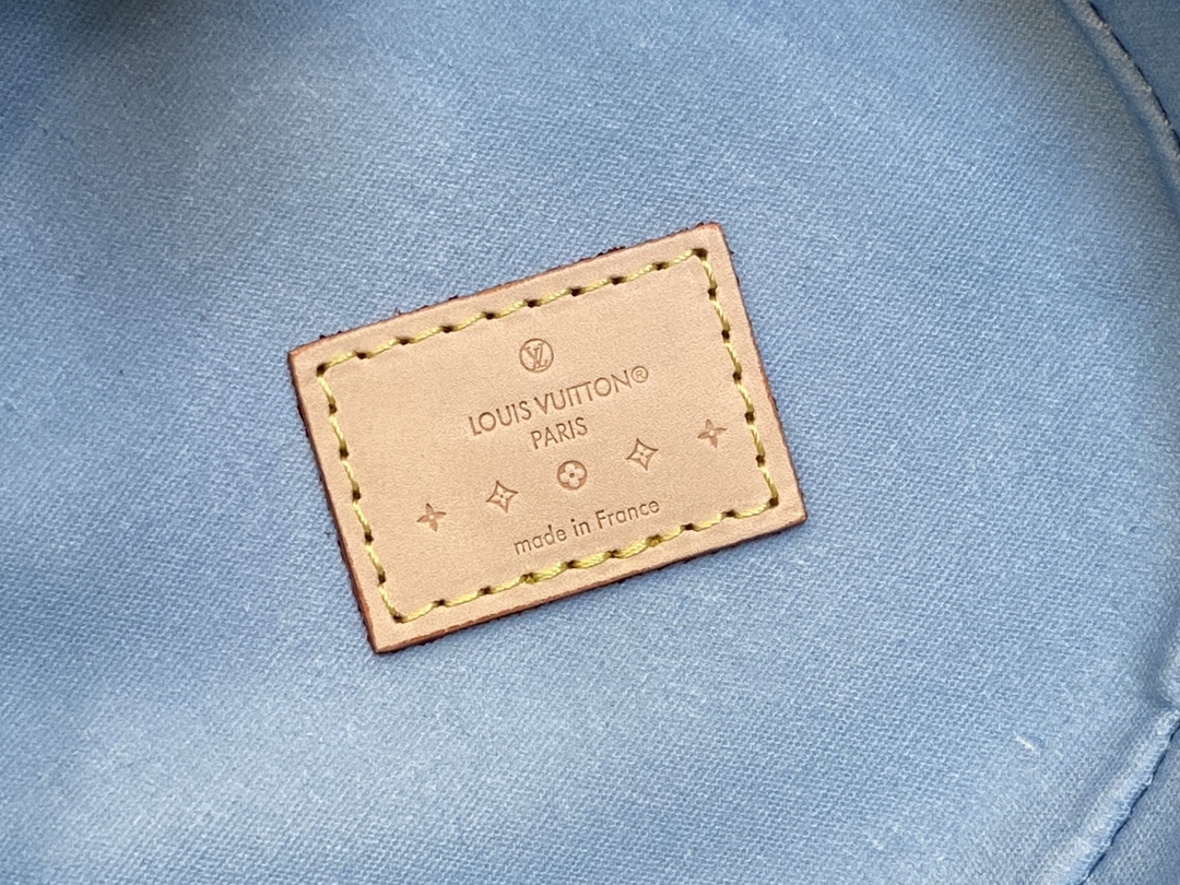 l**is V*t*n astor bag m24099-12 x 14.2 x 12cm