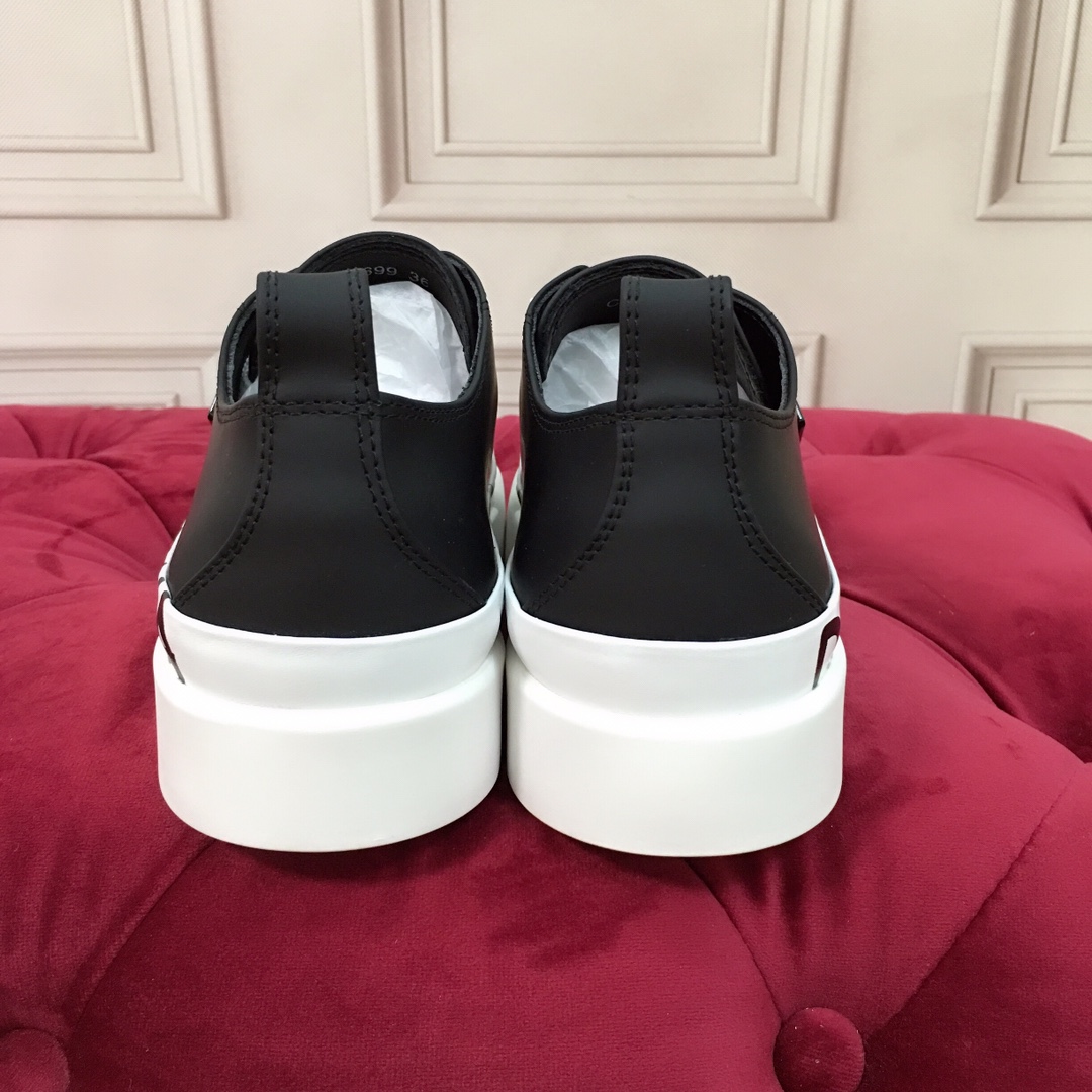 DOLCE & GABBANA Sneakers