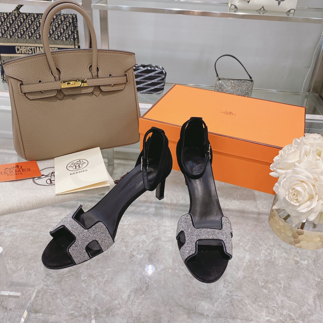 H**mes sandals
