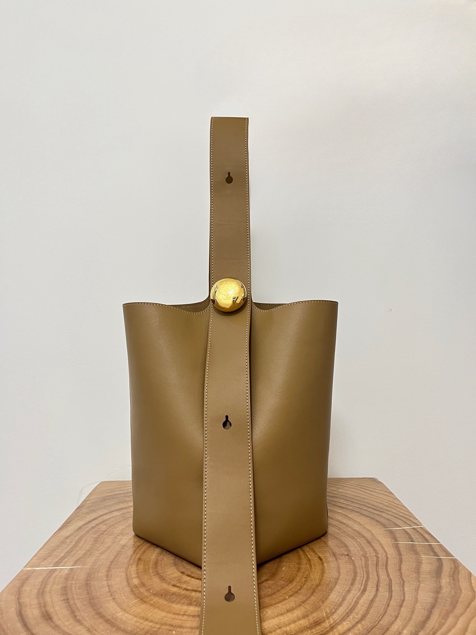 Loewe Pebble Bucket Bag-28*24*23CM