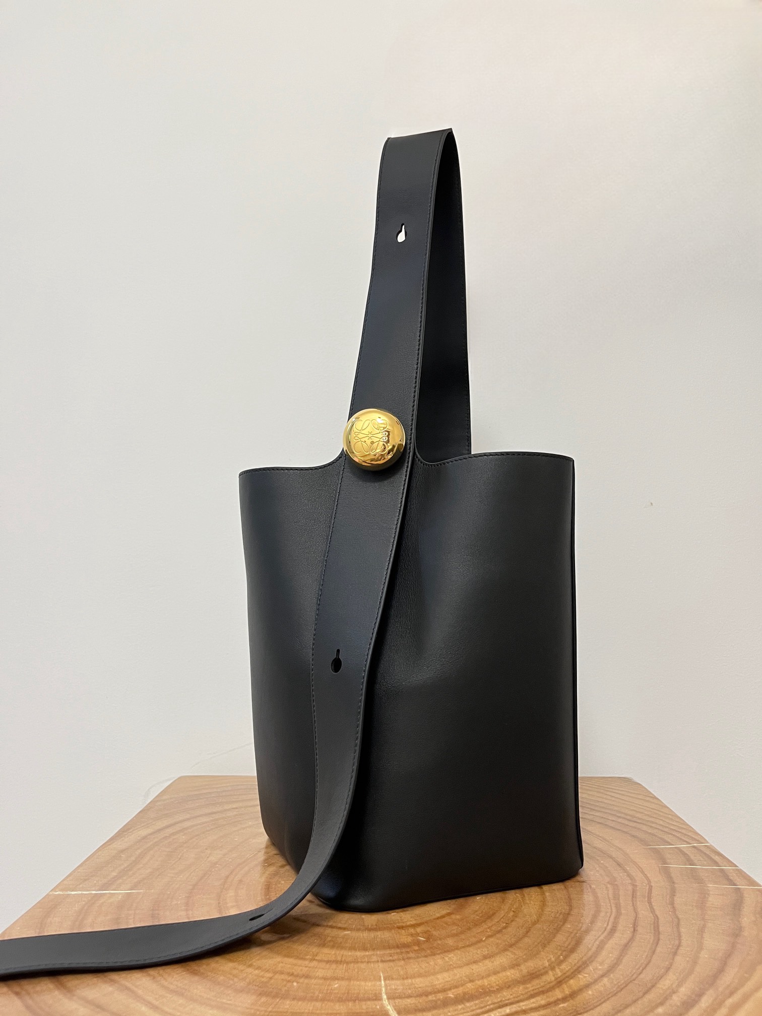 Loewe Pebble Bucket Bag-28*24*23CM