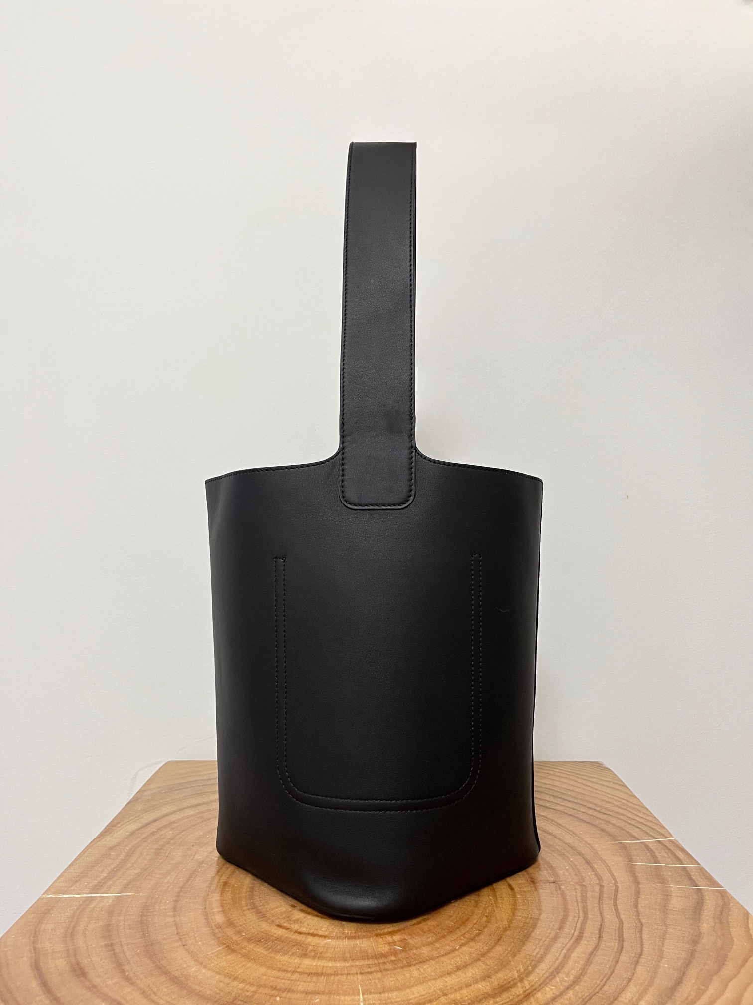 Loewe Pebble Bucket Bag-28*24*23CM