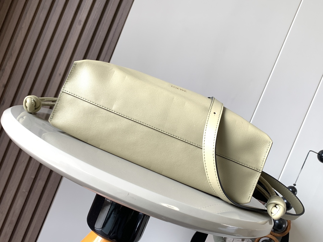 Loewe Flamenco-30*24.5*10.5CM