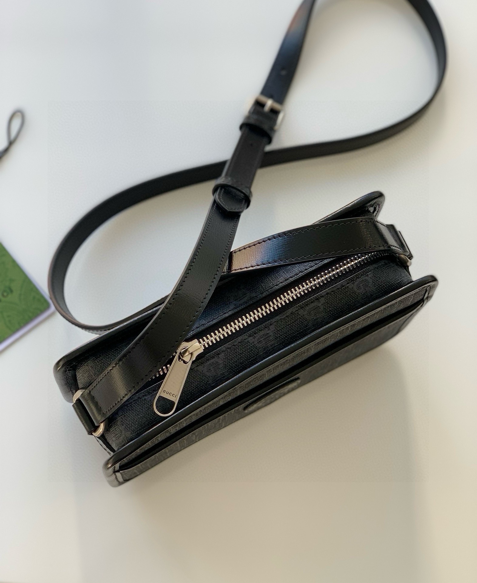 G*u*i camera bag-22.5x14x7cm