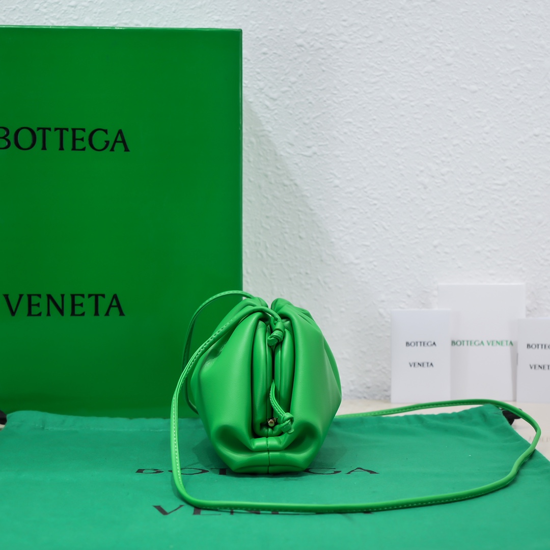 Bo*te*ga ve*ne*ta the pouch bag-22*9cm