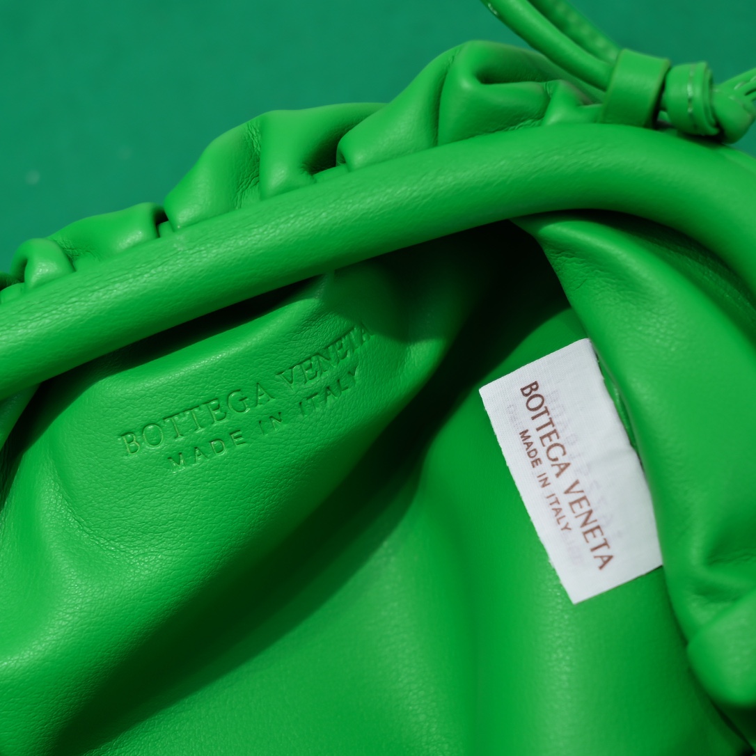 Bo*te*ga ve*ne*ta the pouch bag-22*9cm