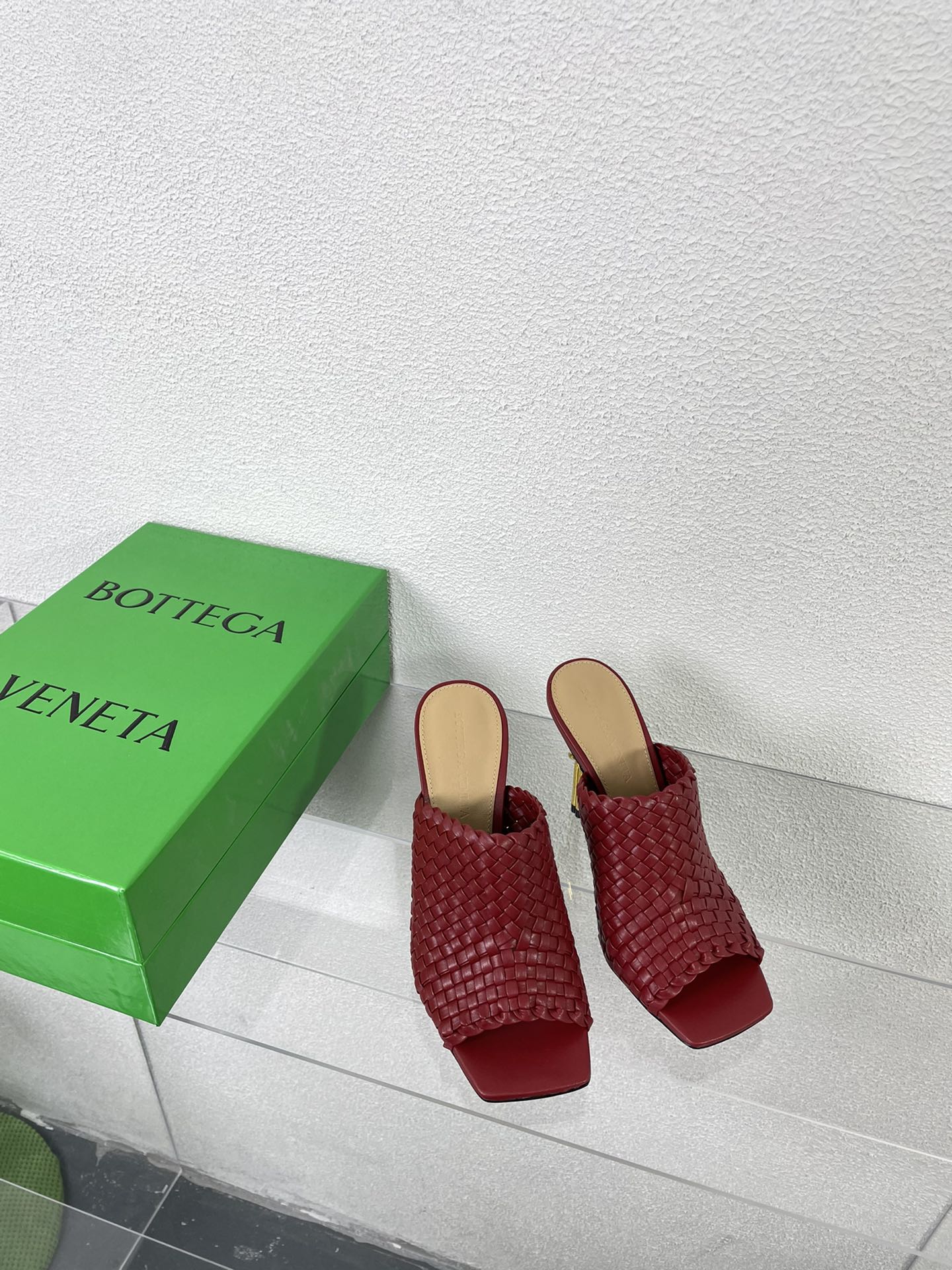 Bo*te*ga ve*ne*ta slides