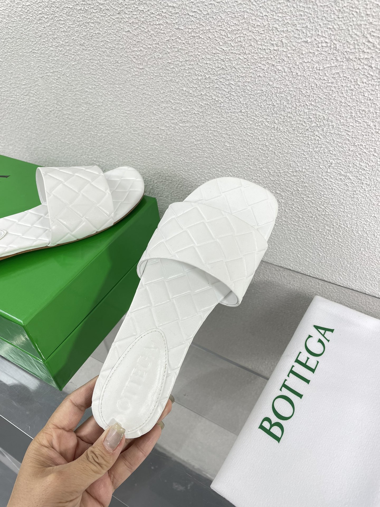 Bo*te*ga ve*ne*ta slides