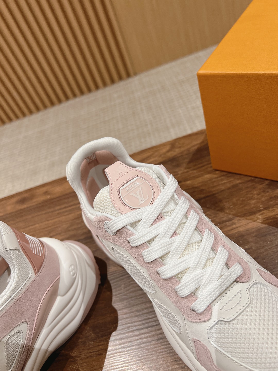 l**is V*t*n run55 sneakers(eu35-eu41)