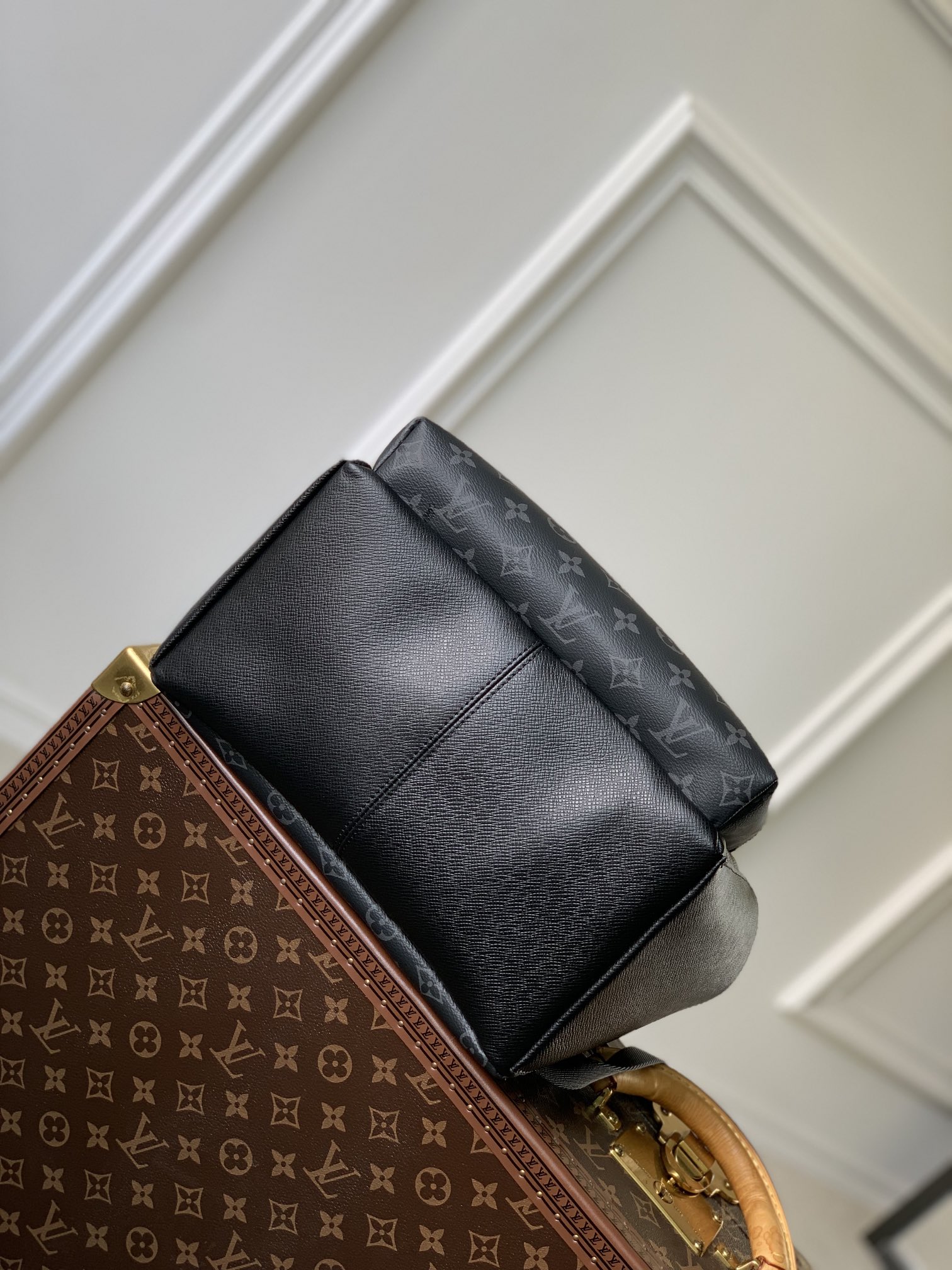 l**is V*t*n discovery backpsck-m31033-29*38*20cm