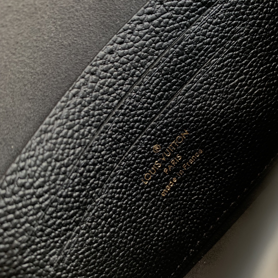 l**is V*t*n wallet on chain metis-m83233 -22*15*5.5cm