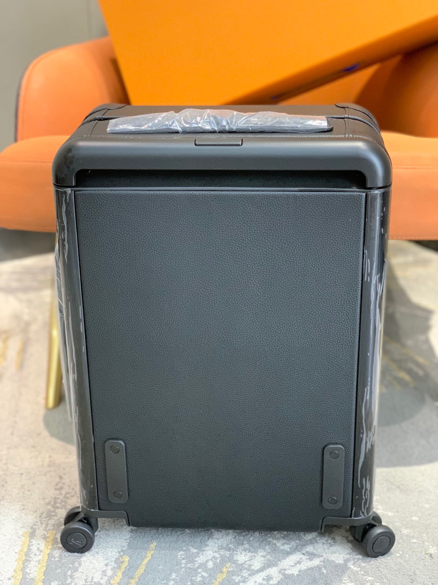 l**is V*t*n horizon 55-‭38*55*21cm