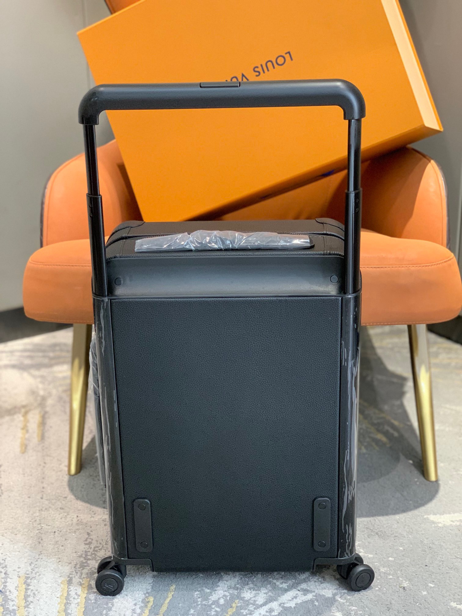 l**is V*t*n horizon 55-‭38*55*21cm