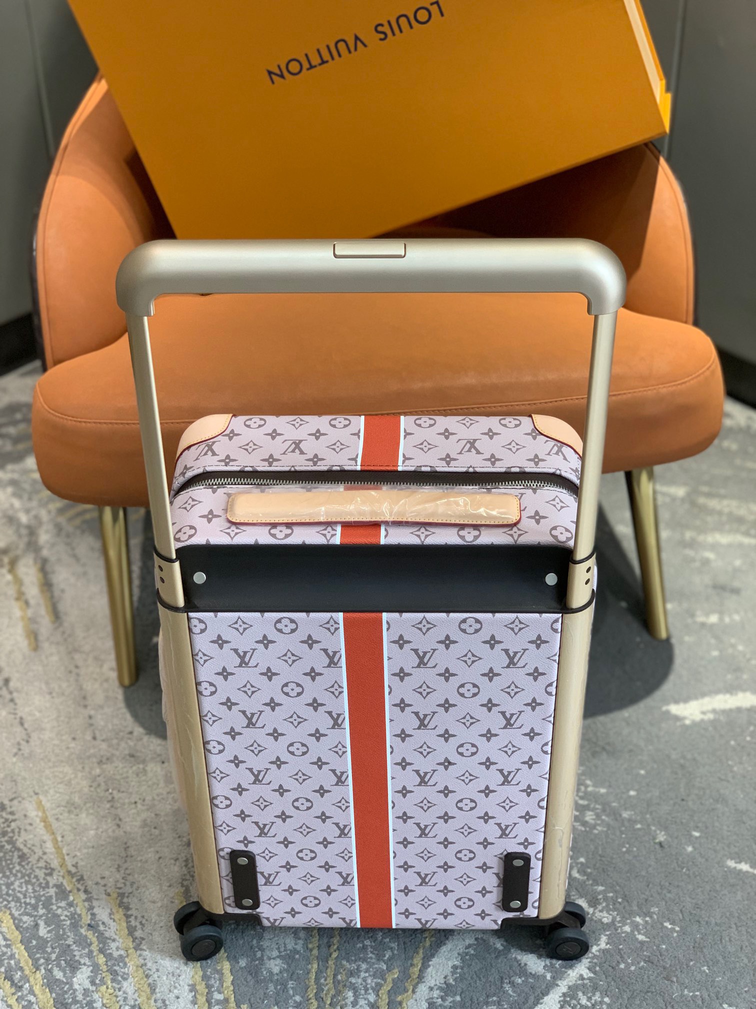 l**is V*t*n horizon 55-‭38*55*21cm