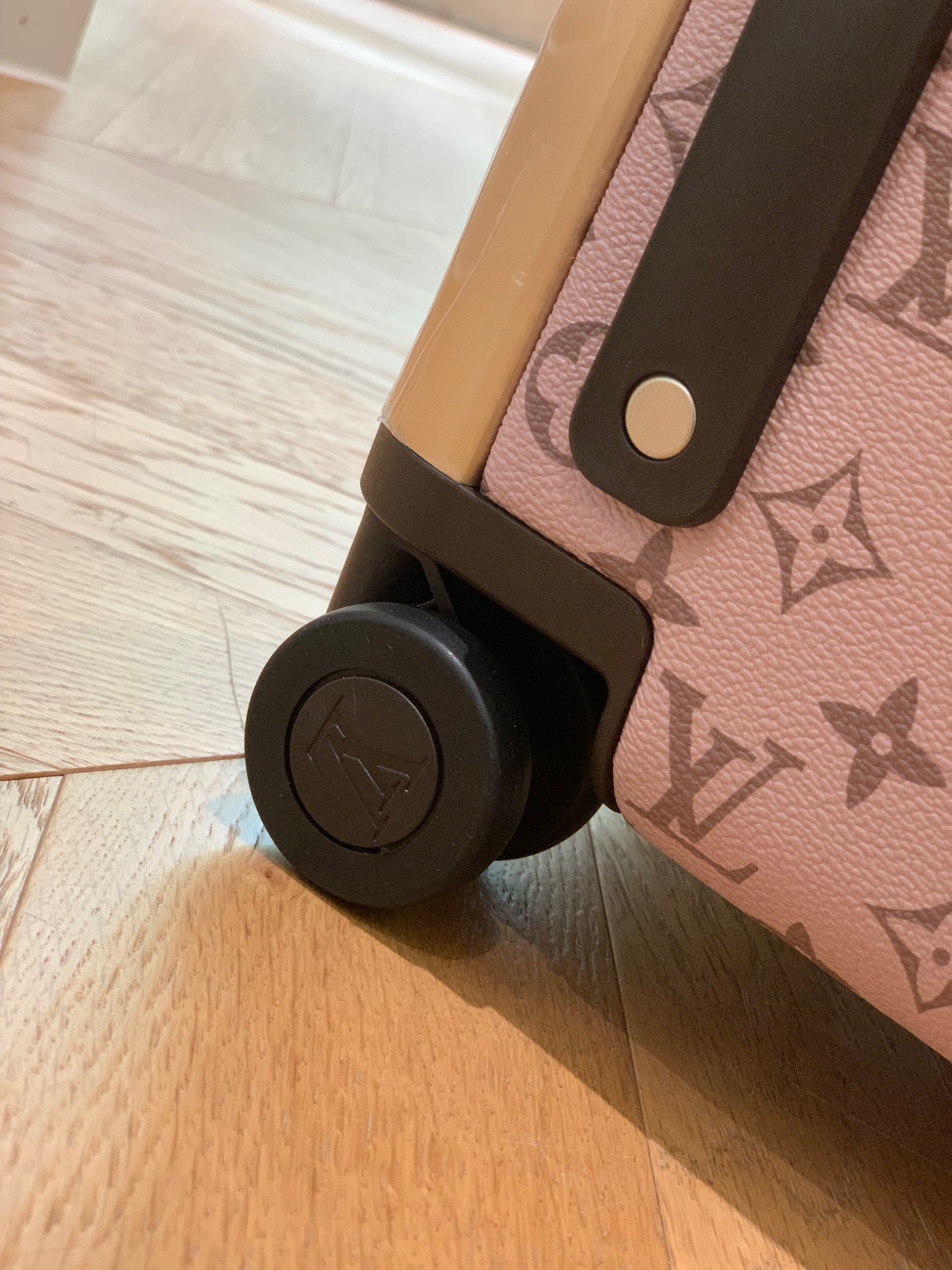 l**is V*t*n horizon 55-‭38*55*21cm