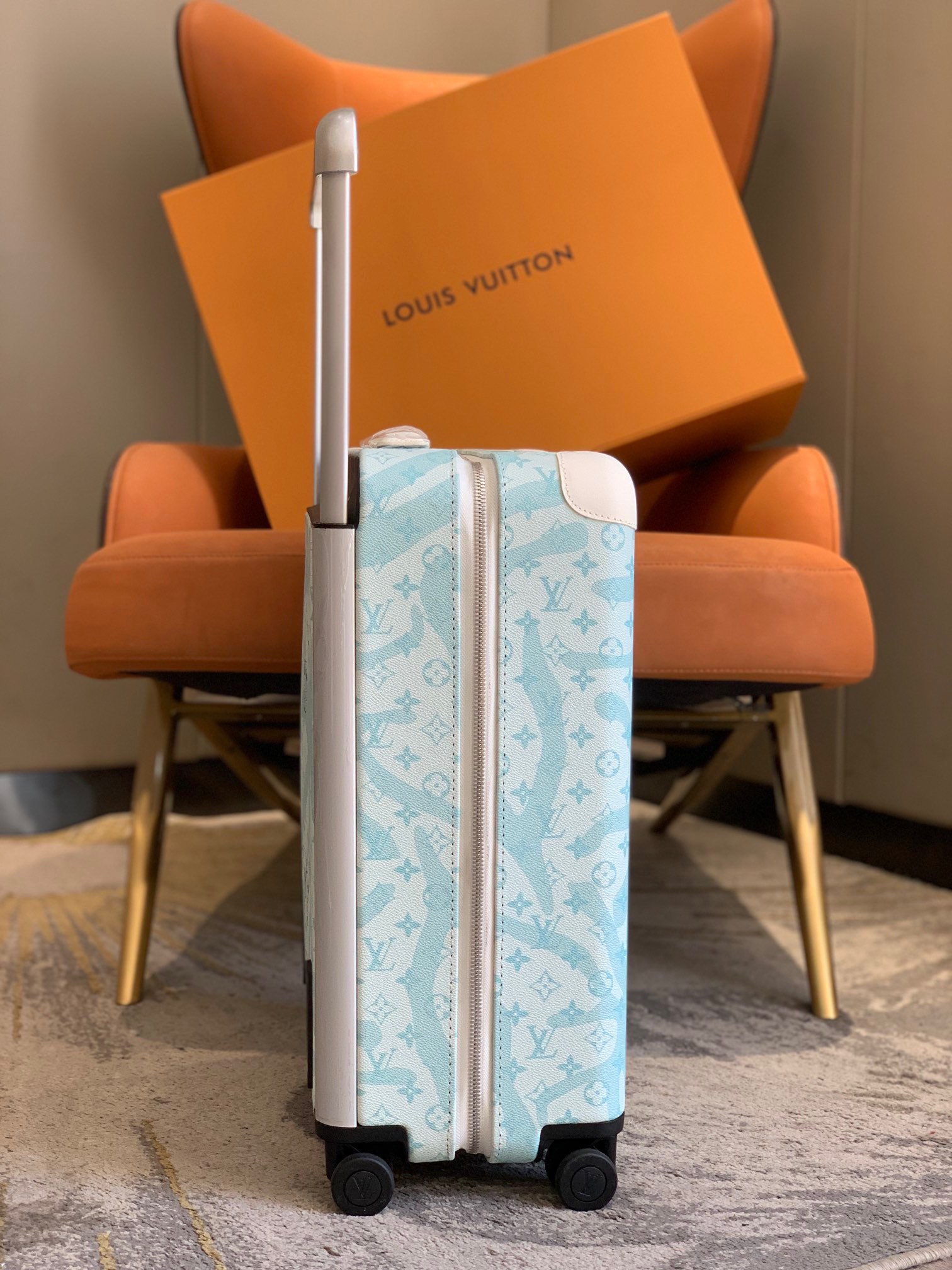 l**is V*t*n horizon 55-‭38*55*21cm