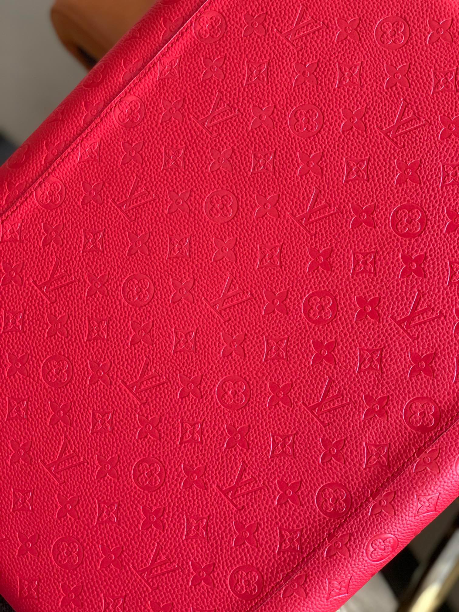 l**is V*t*n horizon 55-‭38*55*21cm