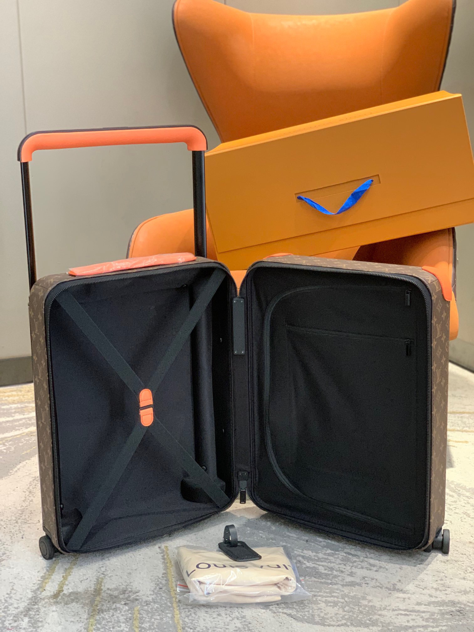 l**is V*t*n horizon 55-‭38*55*21cm