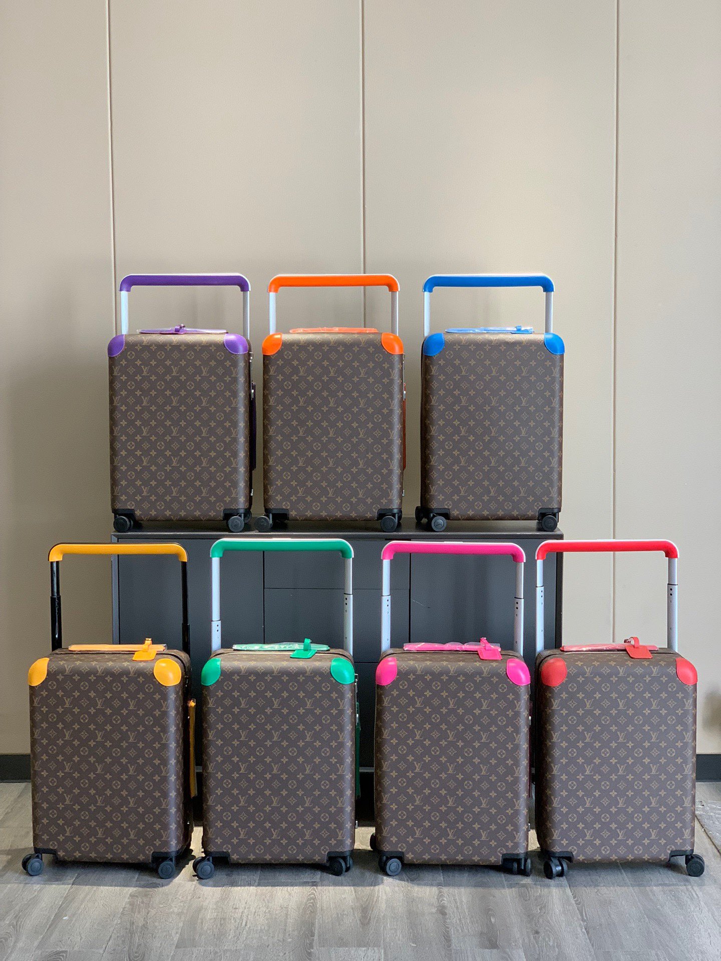 l**is V*t*n horizon 55-‭38*55*21cm