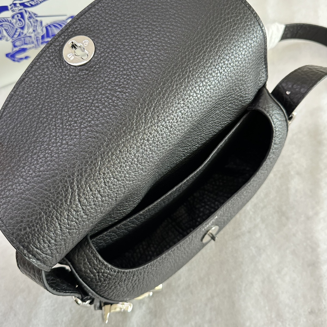 B**rry ches bag-25*6.5*17.5cm