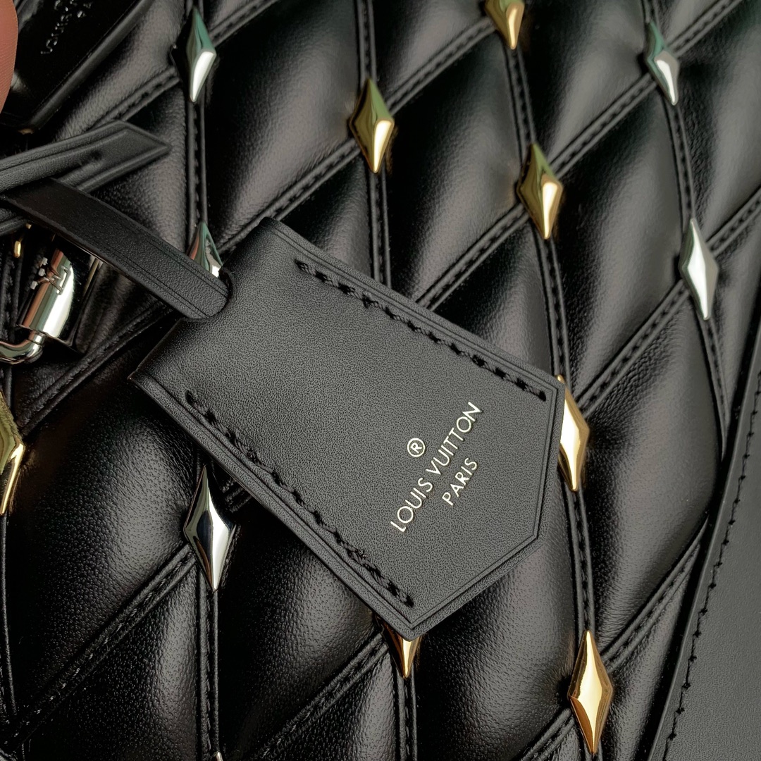 l**is V*t*n alma bb m24062-23.5 x 17.5 x 11.5cm