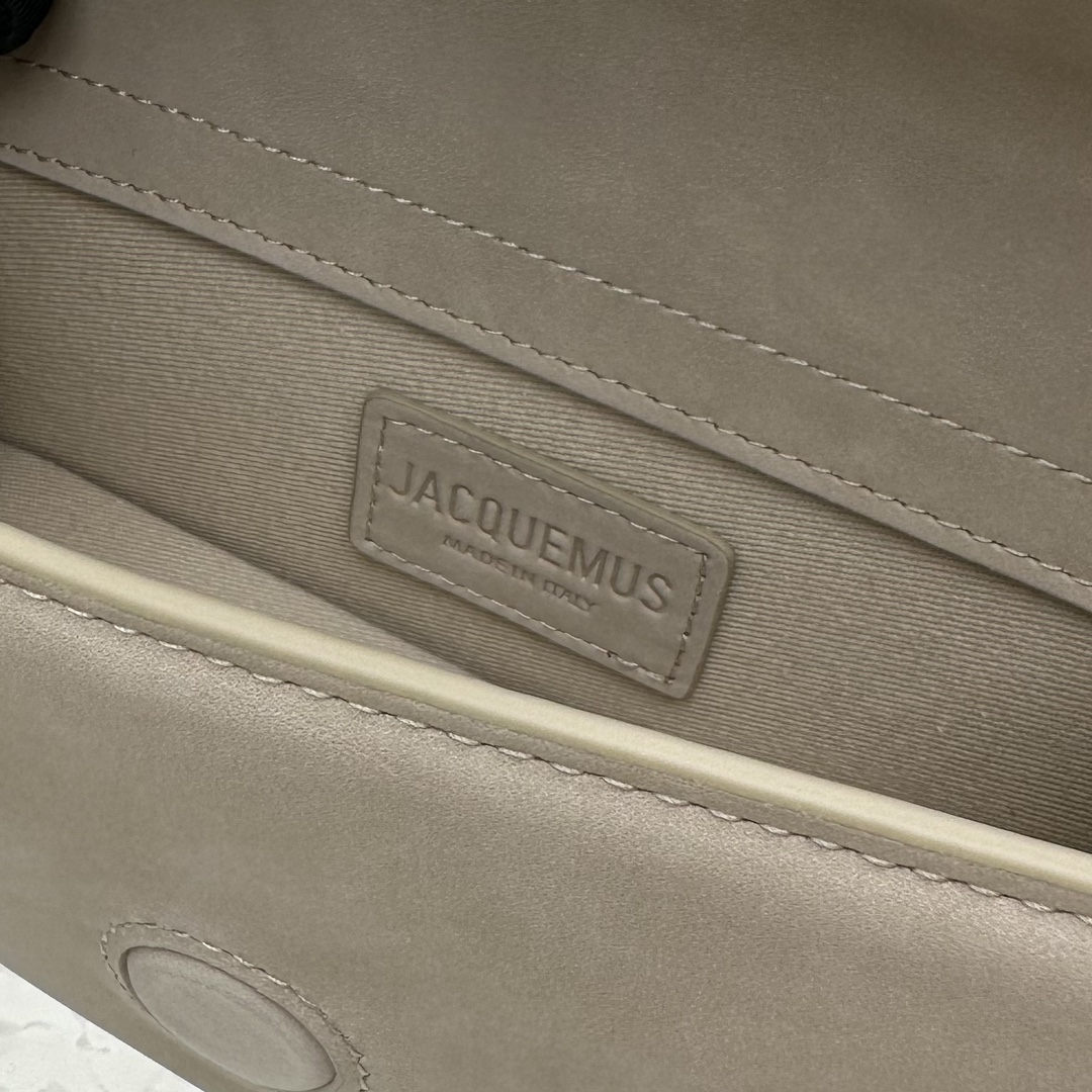 Jacquemus Small Bamnino Bag-18x6x7CM