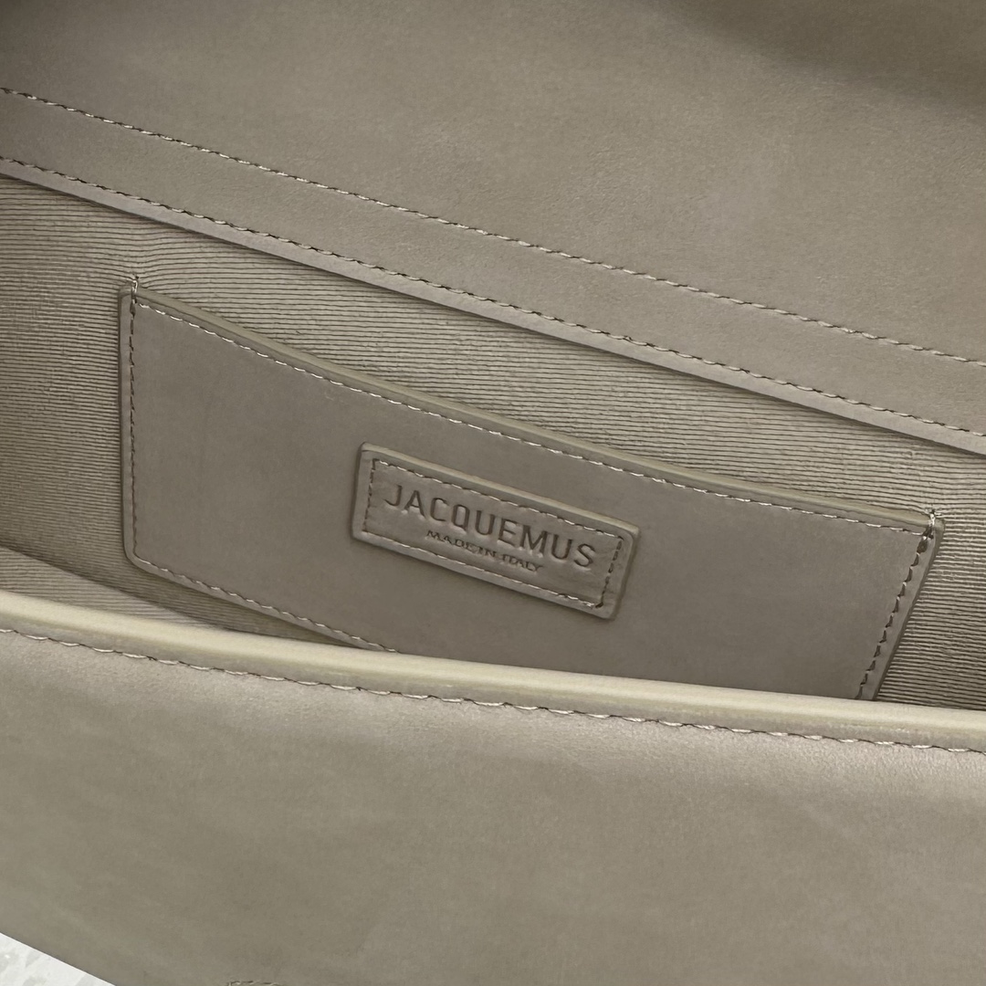 Jacquemus Large Bamnino Bag-24x13x7CM