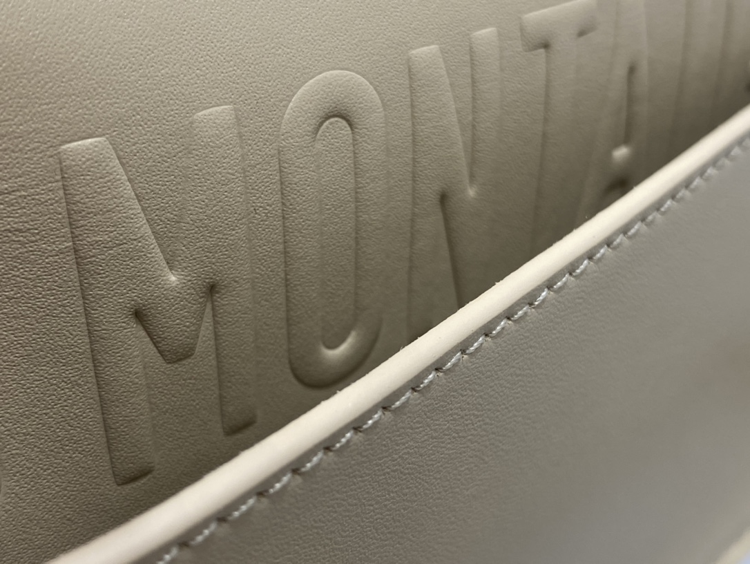 Di0r 30 Bobby Bag-21*5*12CM