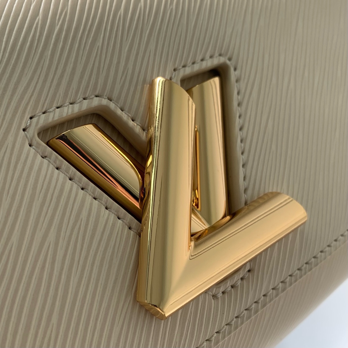 l**is V*t*n twist west-m24550-23.5*12*7cm