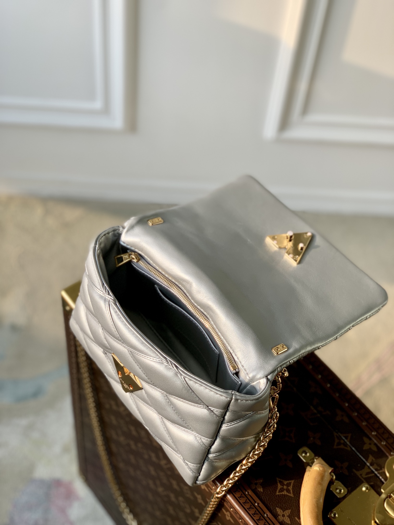 l**is V*t*n go-14 bag-m22891-23.0 x 16.0 x 10cm