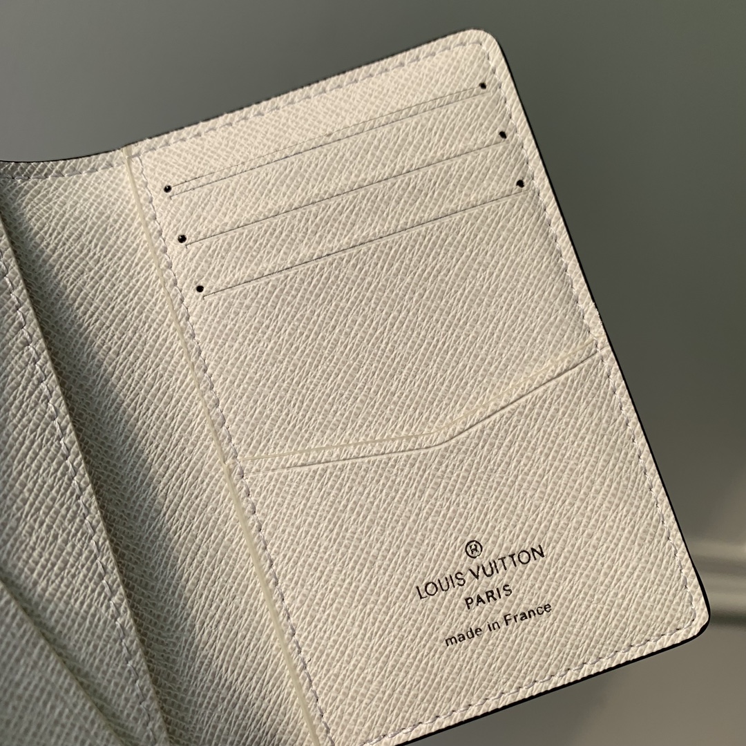 l**is V*t*n wallet-m83095-8*11*1cm