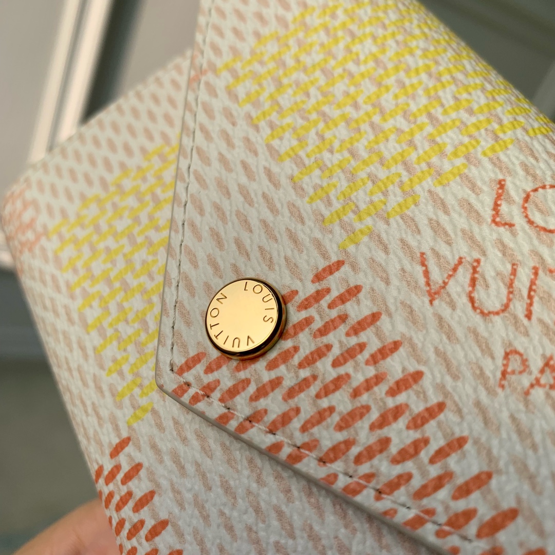 l**is V*t*n wallet-n40750-12x9.5 x1.5cm